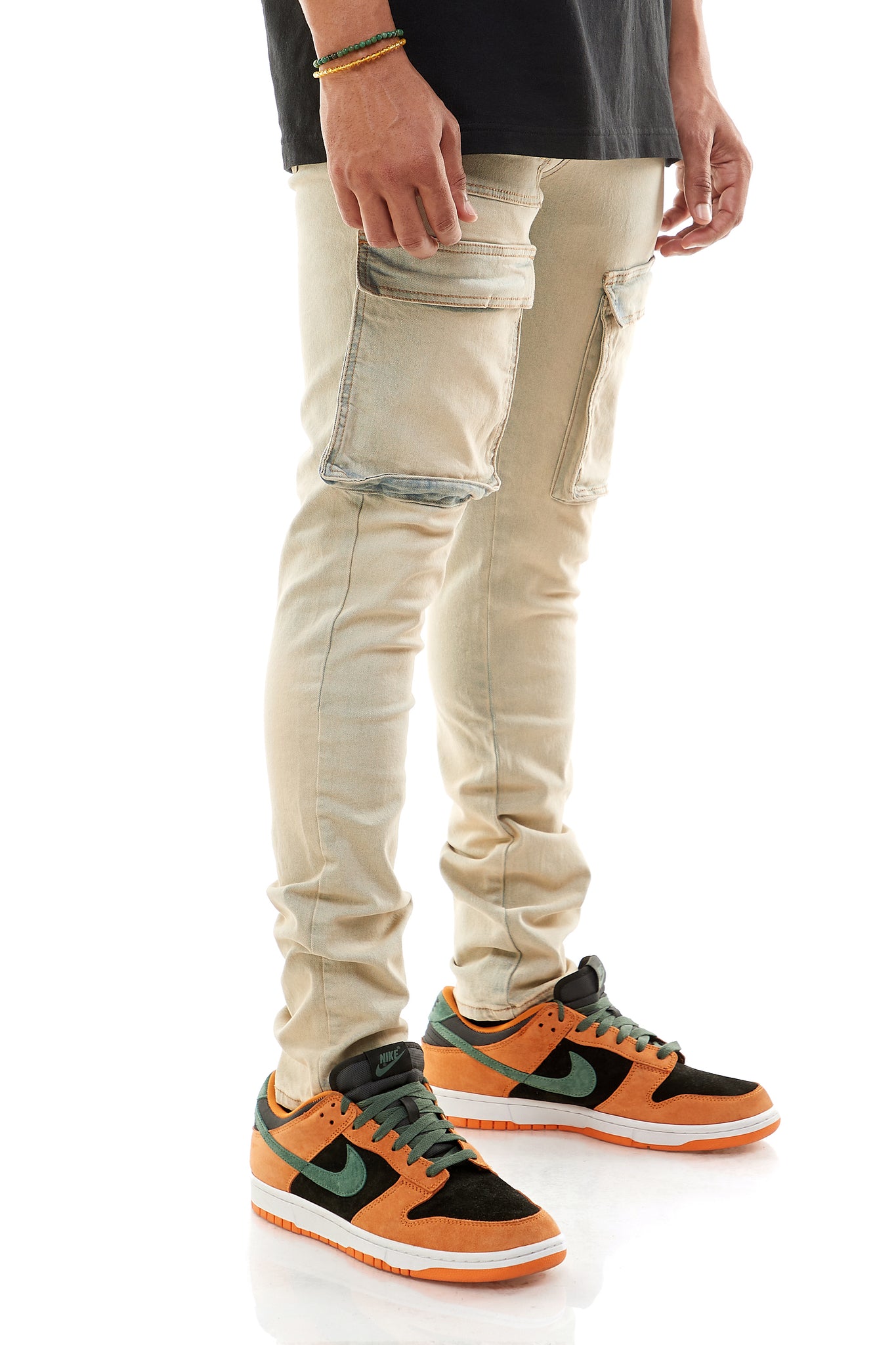 ZIPPED DOUBLE CARGO JEANS