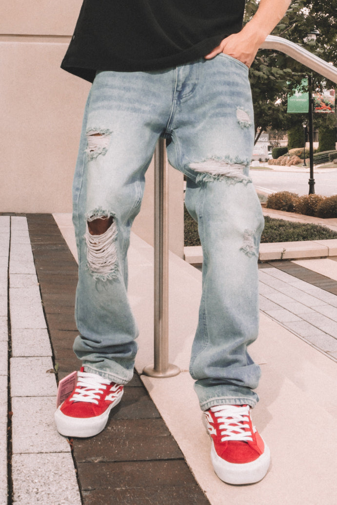 RELAXED & DISTRESSED JEANS