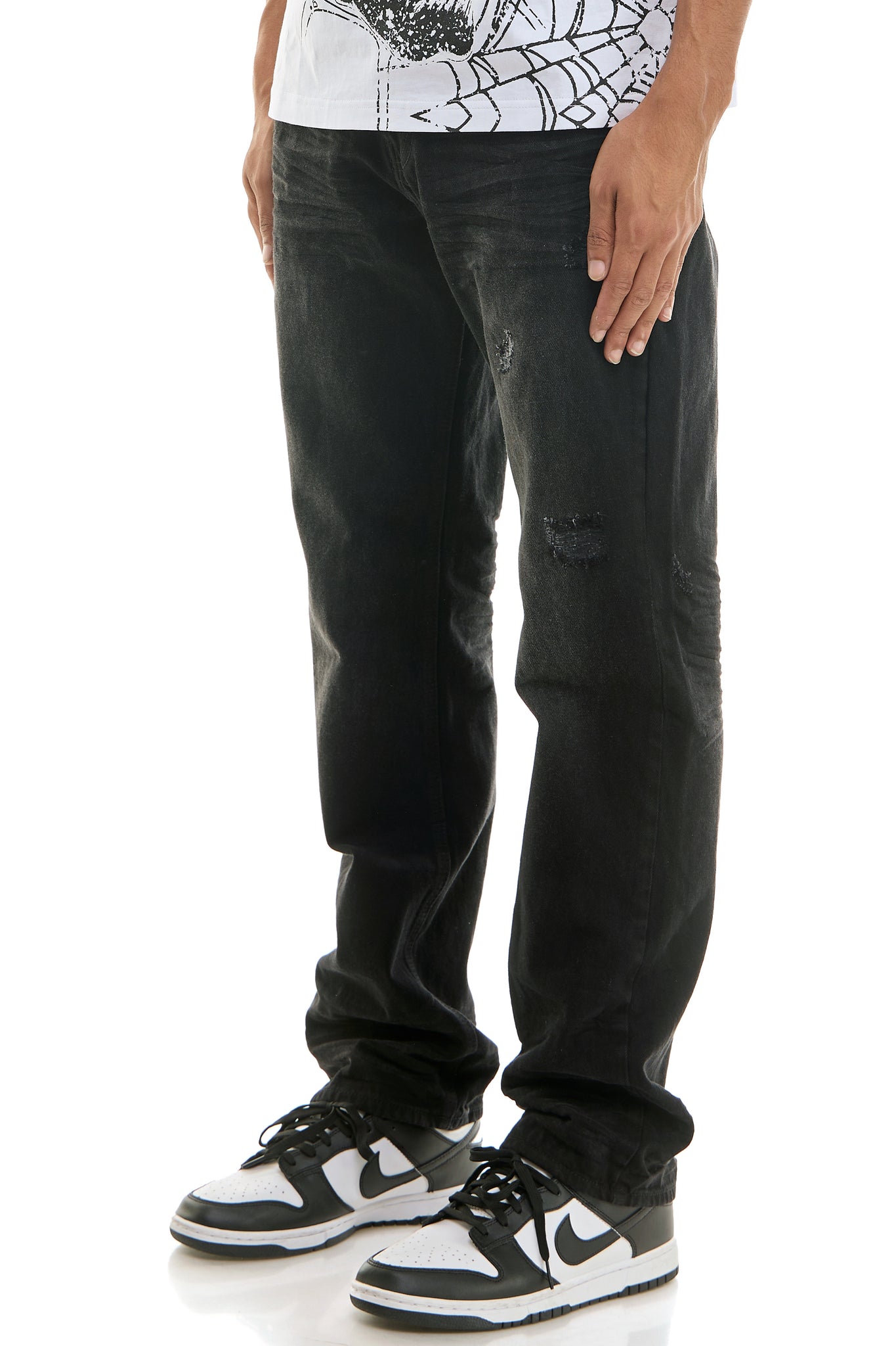 DISTRESSED SLIM JEANS