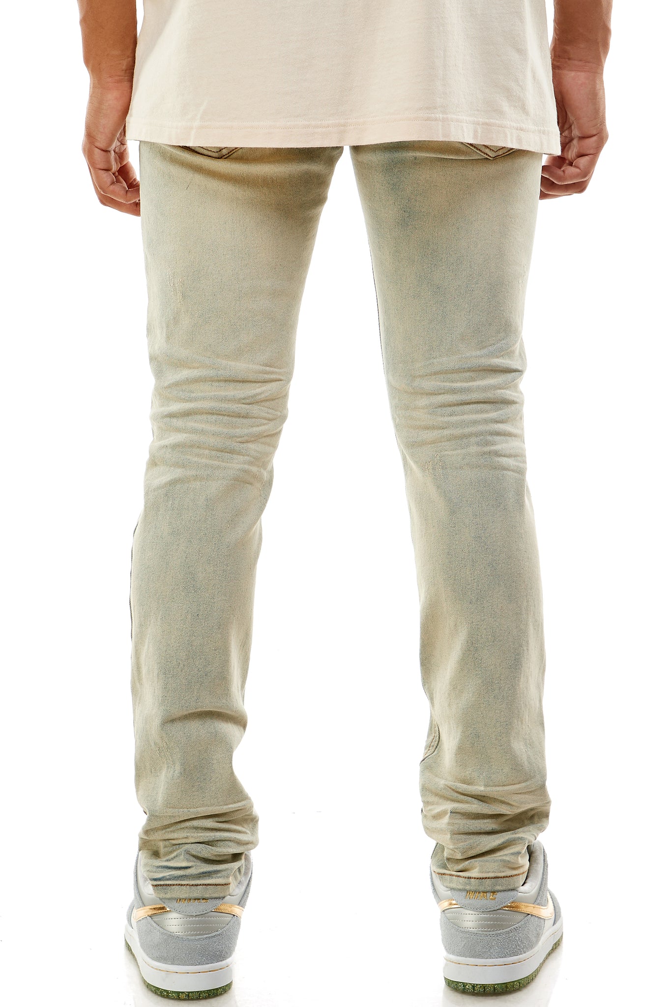DISTRESSED & PATCHED JEANS